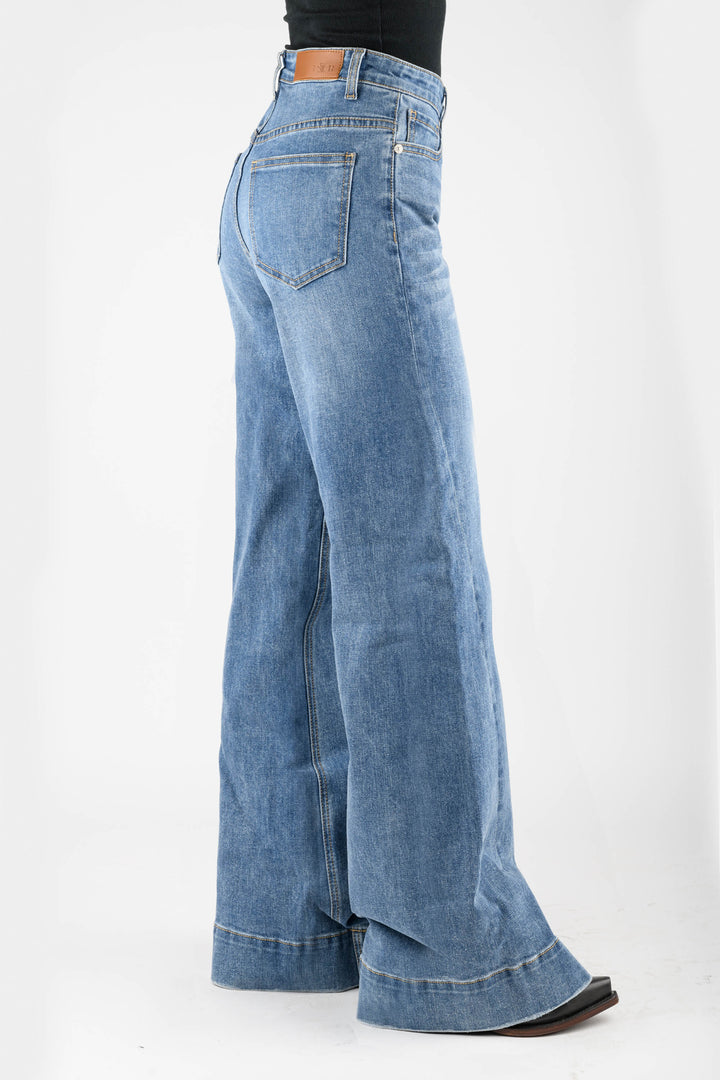 WOMENS ANGLED SIDE SEAM PLAIN BACK POCKET BUTTON JEANS