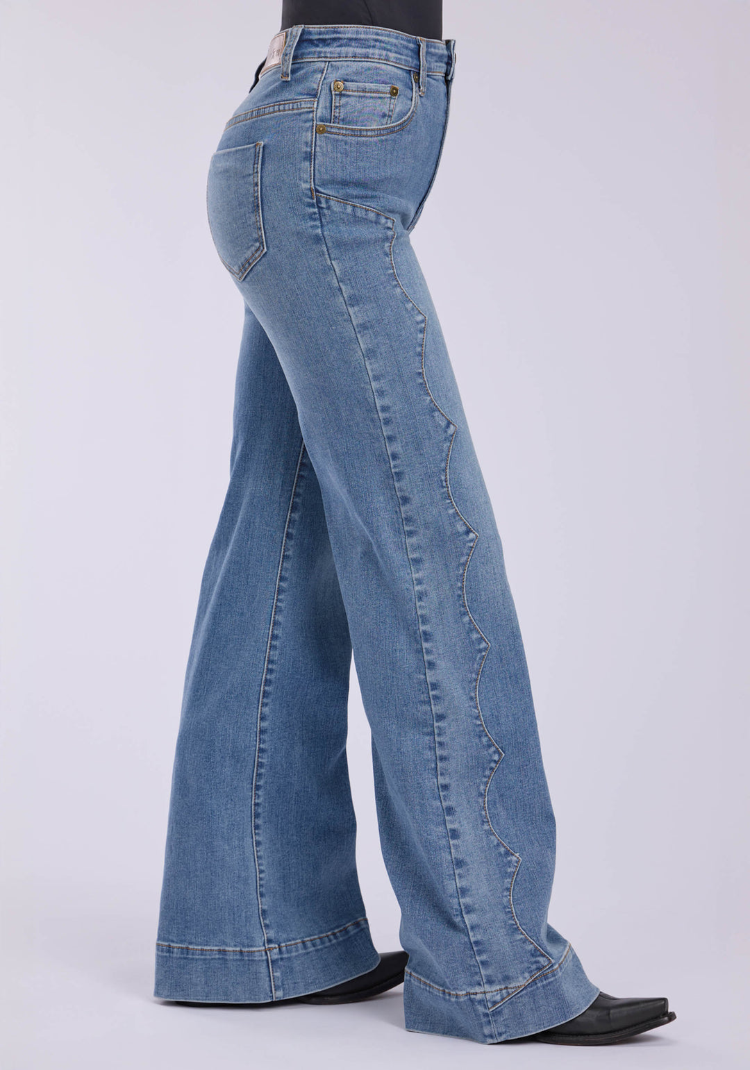 WOMENS SIDE YOKE DETAILS PLAIN BACK POCKET BUTTON JEANS